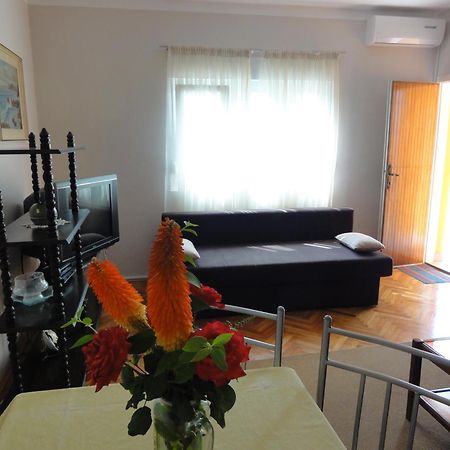 Guest Accommodation Neno ซาดาร์ ภายนอก รูปภาพ