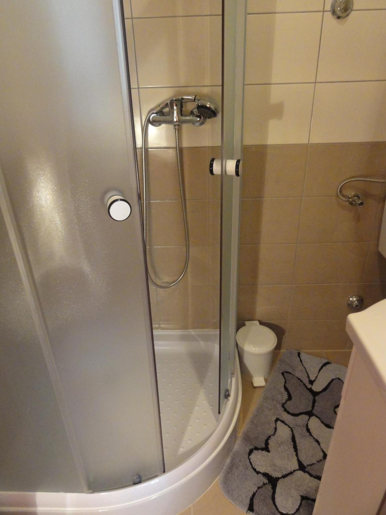 Guest Accommodation Neno ซาดาร์ ภายนอก รูปภาพ