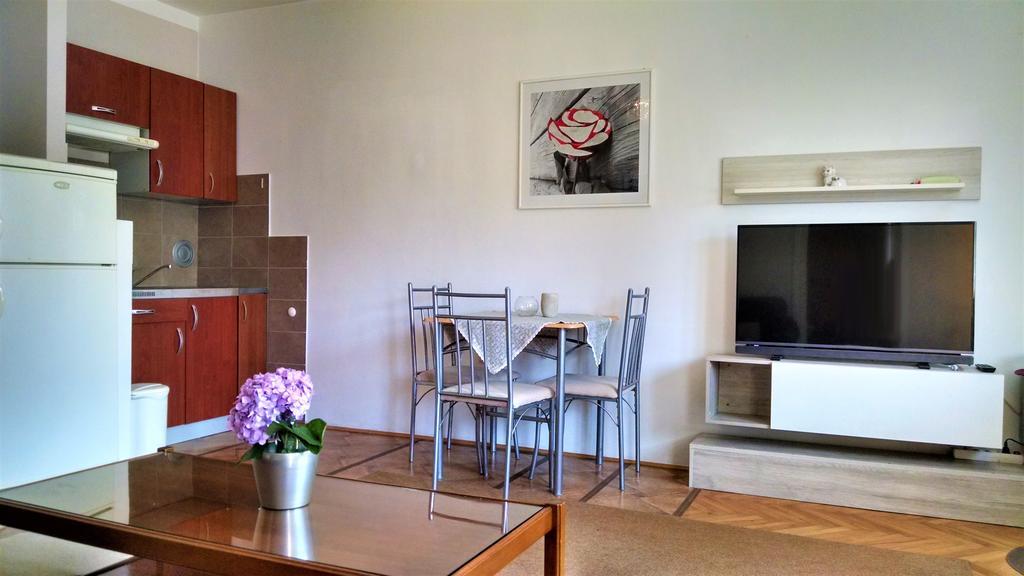 Guest Accommodation Neno ซาดาร์ ภายนอก รูปภาพ