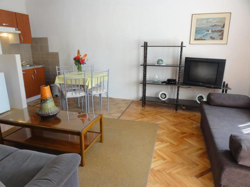 Guest Accommodation Neno ซาดาร์ ภายนอก รูปภาพ